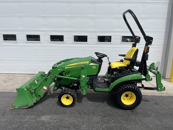 Image of John Deere 1025R equipment image 1