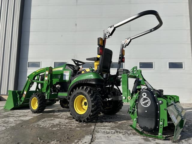 Image of John Deere 1025R equipment image 4