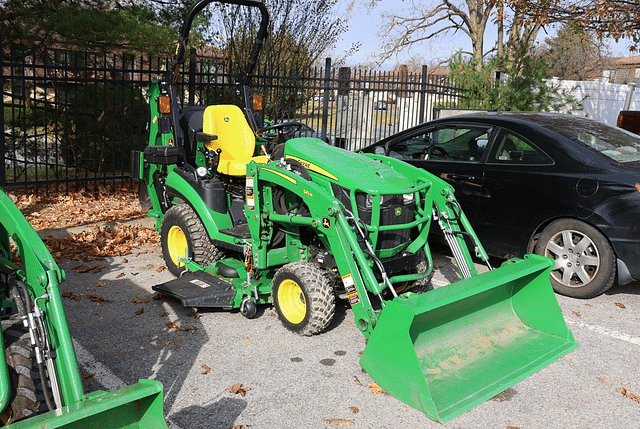 Image of John Deere 1025R equipment image 4