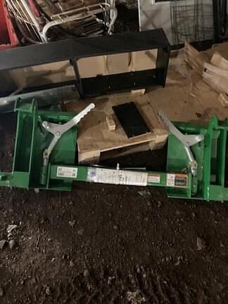 Image of John Deere 1025R equipment image 4