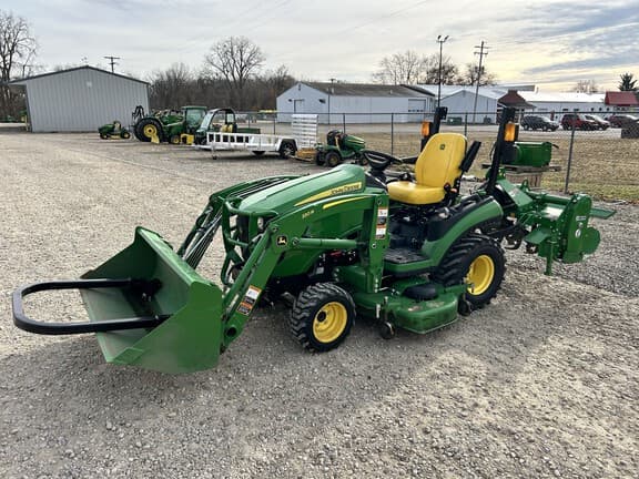 Image of John Deere 1025R equipment image 4