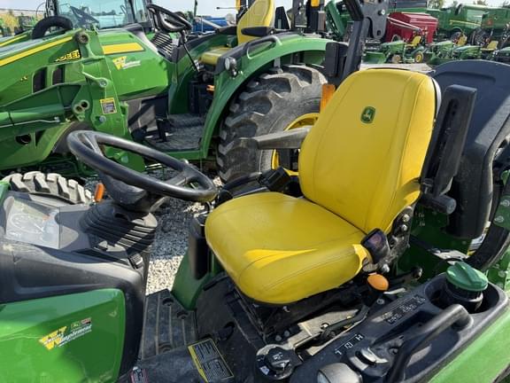 Image of John Deere 1025R equipment image 4