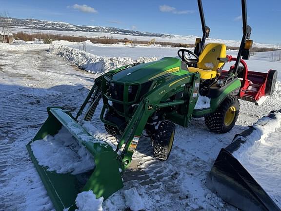 Image of John Deere 1025R equipment image 3