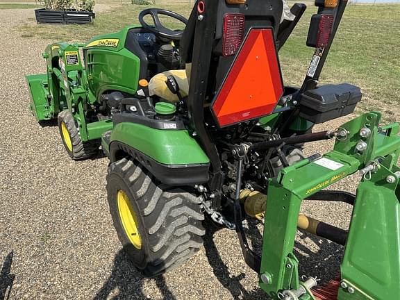 Image of John Deere 1025R equipment image 2