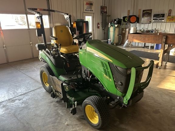 2022 John Deere 1025R Equipment Image0