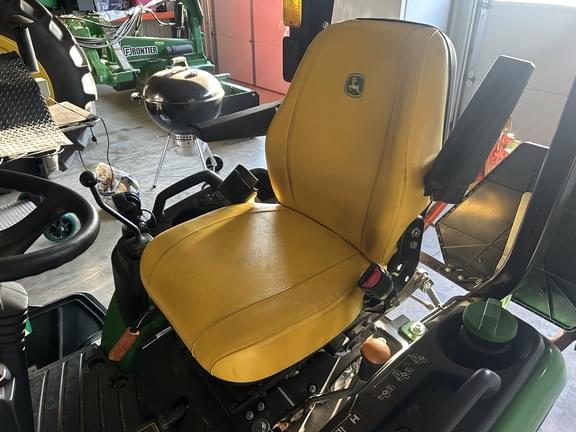 Image of John Deere 1025R equipment image 4