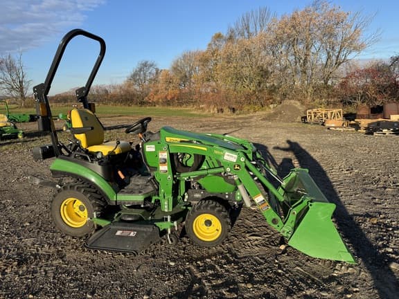 Image of John Deere 1025R equipment image 2