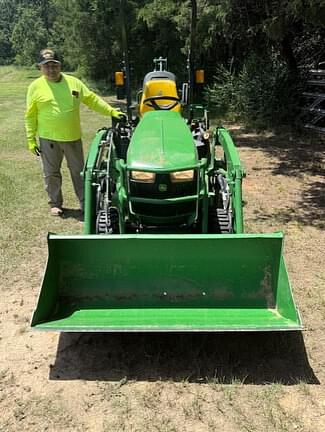 Image of John Deere 1025R equipment image 2