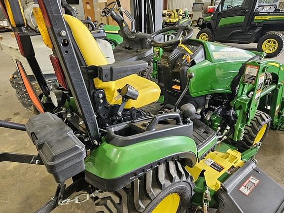 Image of John Deere 1025R equipment image 4