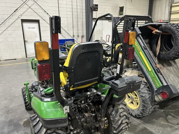 Image of John Deere 1025R equipment image 3