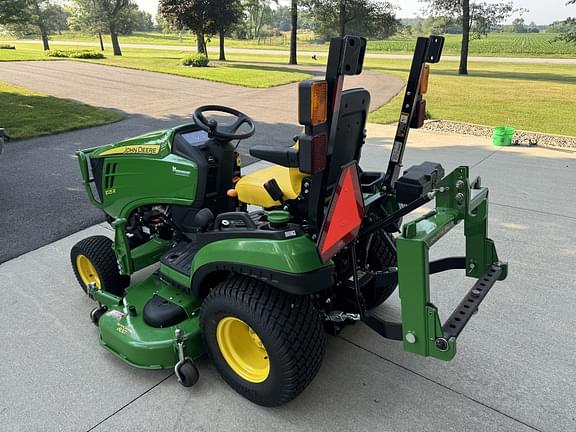 Image of John Deere 1025R equipment image 3