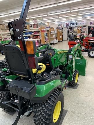 Image of John Deere 1025R equipment image 3