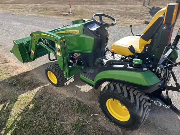 Image of John Deere 1025R equipment image 4