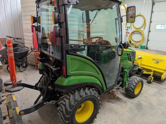 Image of John Deere 1025R equipment image 3