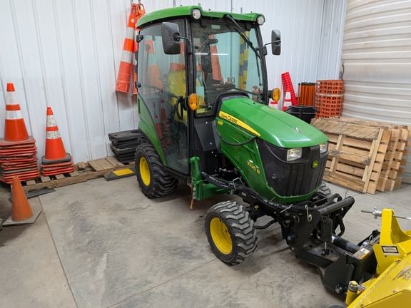 2022 John Deere 1025R Equipment Image0