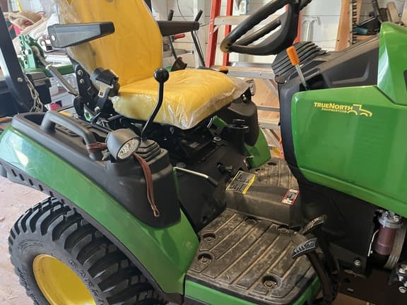 Image of John Deere 1025R equipment image 3