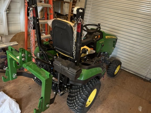 2022 John Deere 1025R Equipment Image0