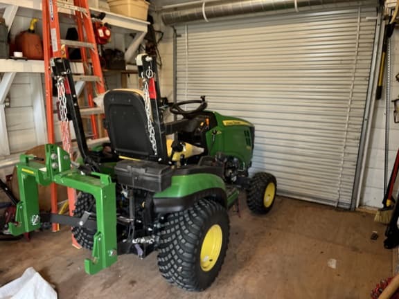 Image of John Deere 1025R equipment image 4