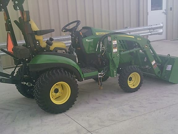 Image of John Deere 1025R equipment image 2