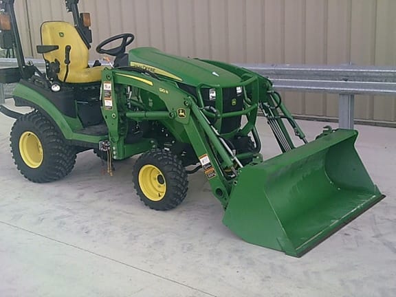 2022 John Deere 1025R Equipment Image0