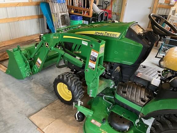 Image of John Deere 1025R equipment image 3