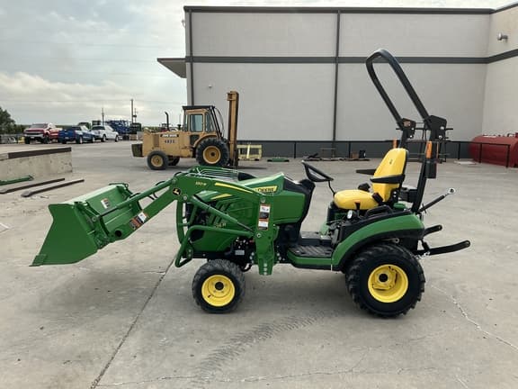 Image of John Deere 1025R equipment image 1
