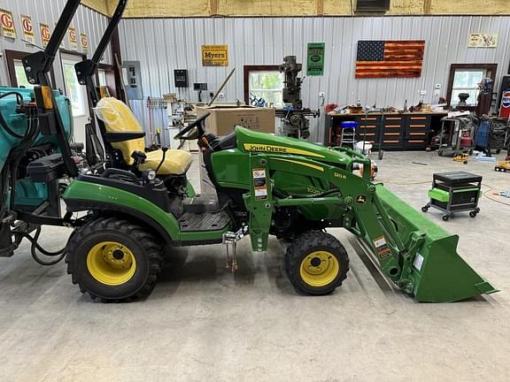 Image of John Deere 1025R equipment image 1