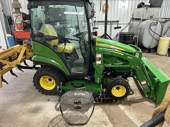 Image of John Deere 1025R equipment image 1