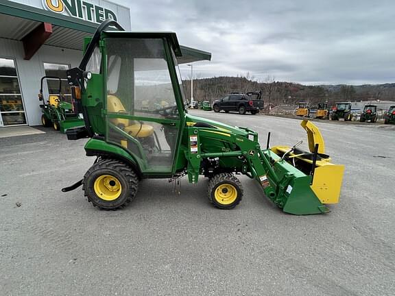 Image of John Deere 1025R equipment image 1