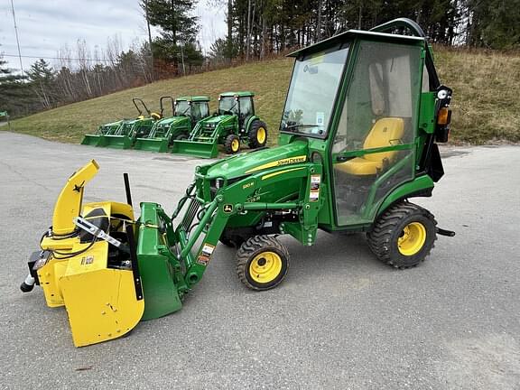 Image of John Deere 1025R equipment image 4