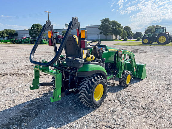 Image of John Deere 1025R equipment image 4