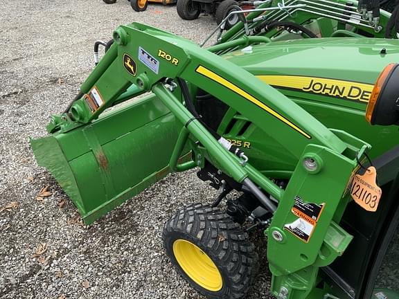 Image of John Deere 1025R equipment image 3