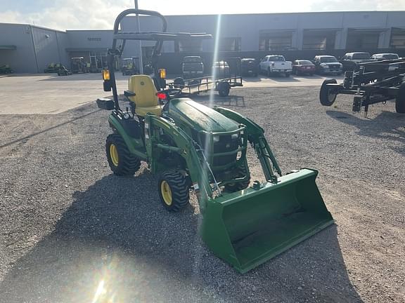 Image of John Deere 1025R equipment image 4