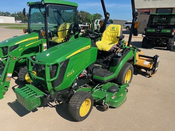 2022 John Deere 1025R Equipment Image0