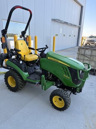 Image of John Deere 1025R equipment image 2