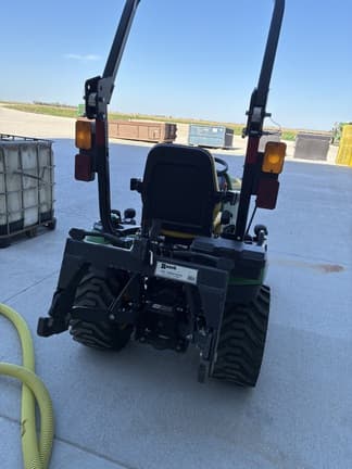 Image of John Deere 1025R equipment image 3
