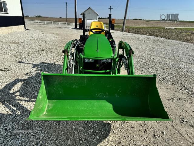 Image of John Deere 1025R equipment image 2
