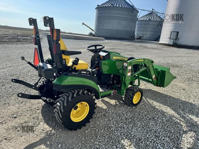 Image of John Deere 1025R equipment image 3