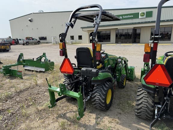 Image of John Deere 1025R equipment image 3