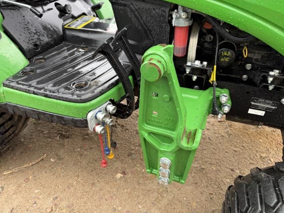Image of John Deere 1025R equipment image 4