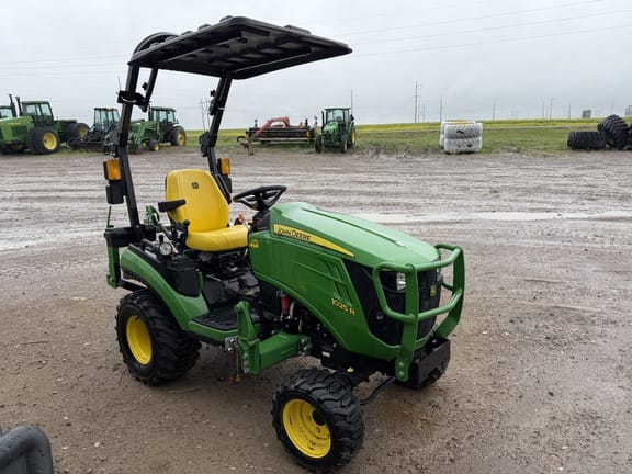 2022 John Deere 1025R Equipment Image0