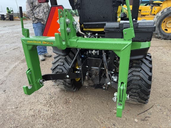 Image of John Deere 1025R equipment image 4