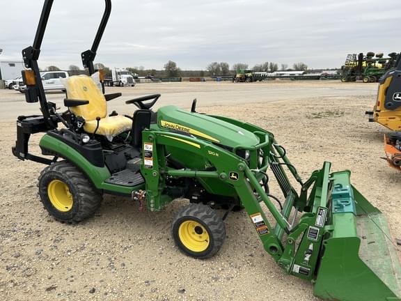 Image of John Deere 1025R equipment image 3