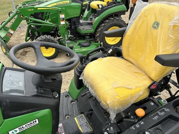 Image of John Deere 1025R equipment image 4