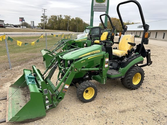 2022 John Deere 1025R Equipment Image0