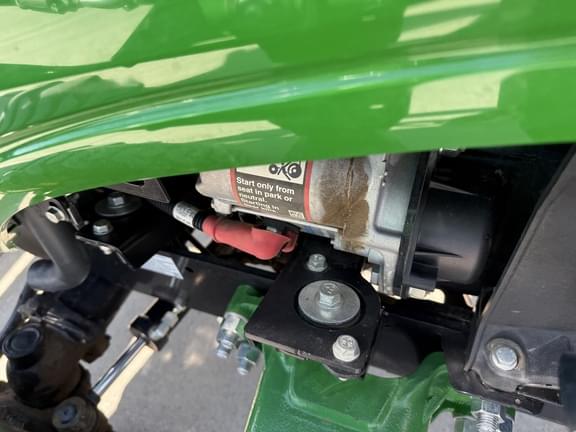 Image of John Deere 1025R equipment image 4