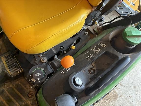 Image of John Deere 1025R equipment image 4