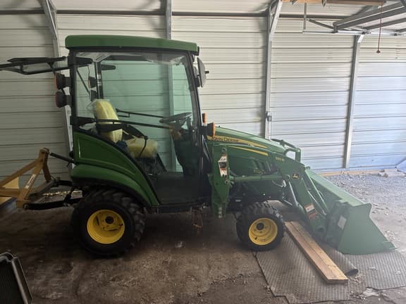 Image of John Deere 1025R equipment image 3