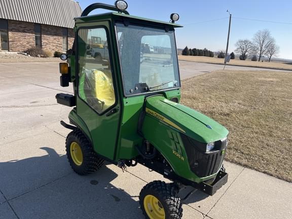 Image of John Deere 1025R equipment image 2