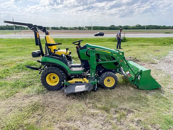 Image of John Deere 1025R equipment image 4